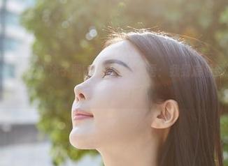 MiiTao蜜桃社 - 沐子熙V的白衬衫物语：我到底看到了什么？想剁手挂件？