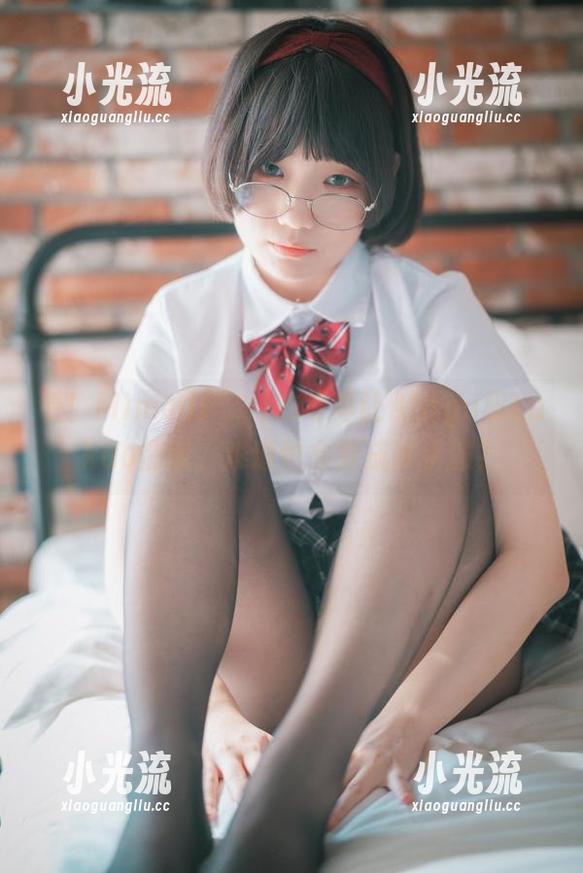 看！Mimmi(밈미)的写真让Atago和Takao情绪，难道也会变成水手服？