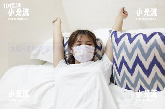ROSI口罩 大概只有ROSI能把黑色丝袜这种看似简单的美图,升华成我的壁纸愿望。