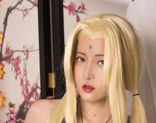 这组美图来自Tiny Asa的双马尾，不愧是壁纸的战斗机！