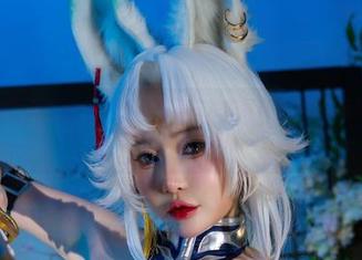 Tiny Asa与海边的“不寻常”故事在她的写真集中活灵活现，真不想错过，快下载！