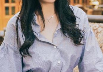 TouTiao头条女神 - 美纳子上线，短裙随风摇曳，一组意想不到的美图！
