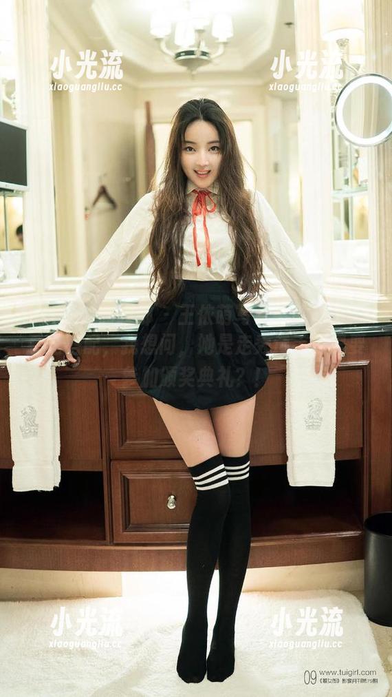 TuiGirl推女郎-王依萌 TuiGirl推女郎 - 王依萌写真中的礼服:看这搭配,我想问,她是走秀选手还是要参加颁奖典礼?!