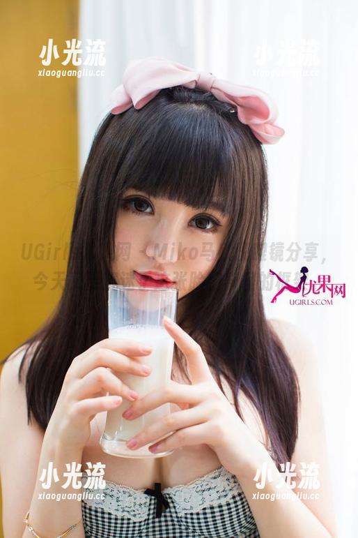 UGirls尤果网 - Miko马欣悦眼镜分享，今天又要沉迷于这张脸和奇怪的框架。