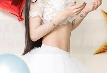 UGirls尤果网 - 原图在线，不小心又被郝晴Grace的长腿吸引了目光。