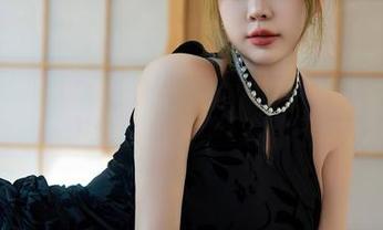 XINGYAN星颜社 - 转转Lisa制服私房路过，合集里的每个姿态都在撩人！