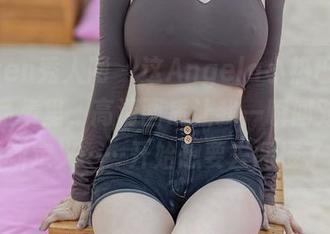 Xiuren秀人网 - 这Angela小热巴的天台作品集里，高清画质让我一瞬间对天台重新定义……开始想要去阁楼了？