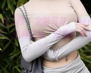 Xiuren秀人网 - 定制写真：Demon瑶瑶在纯白中，仿佛在说“看我可不止是好看”。