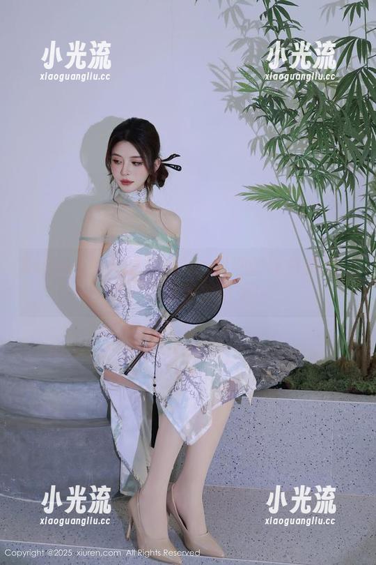 Xiuren秀人网 - Mina米娜的纯白美图：连小鸟都想来借光！