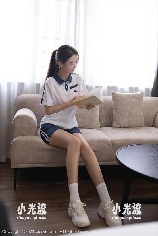 Xiuren秀人网-小肉肉咪 Xiuren秀人网 - 课本太无聊了?小肉肉咪的教室图包,来点无圣光的创新吧!