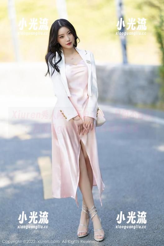 Xiuren秀人网-拍黄瓜girl Xiuren秀人网 - 不怕油腻,只怕不合影:拍黄瓜girl与她的JK写真合集