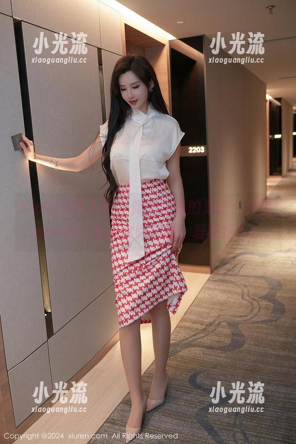 Xiuren秀人网-文芮jeninfer Xiuren秀人网 - 修图前后的对比:文芮jeninfer的兔女郎原图,差距好大!