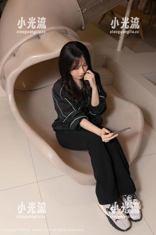 Xiuren秀人网-梦娜Vanessa Xiuren秀人网 - 梦娜Vanessa的黑色心理测试:最近作品更新,挑战一下你的颜色智慧!