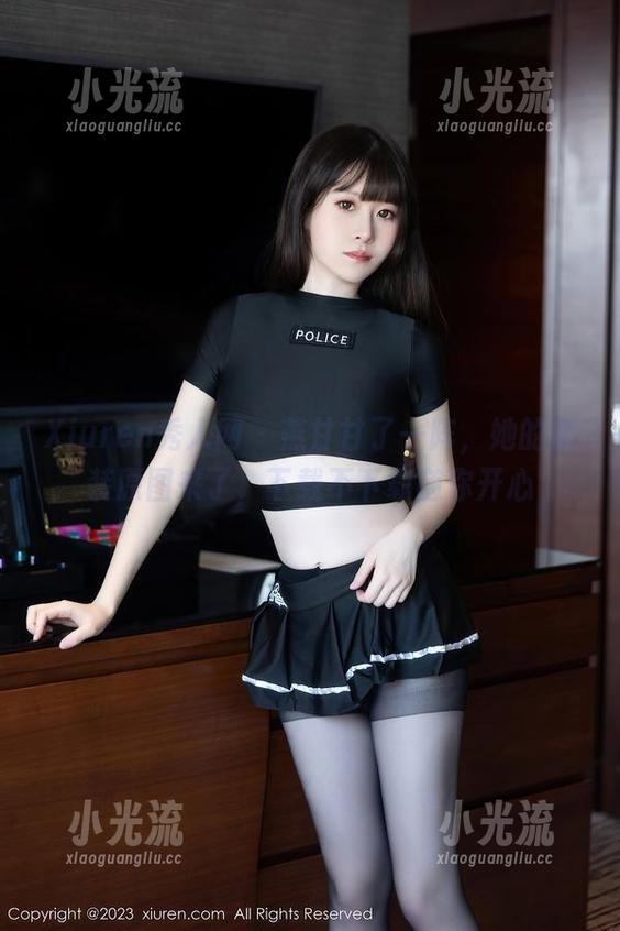 Xiuren秀人网-燕甘甘 Xiuren秀人网 - 燕甘甘了一阵,她的套装原图来了,下载不下载随你开心