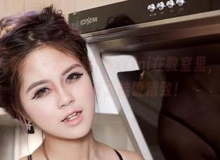 YouWu尤物馆 - 孟狐狸FoxYini在教室里，高清写真，画面像开了挂般精致！