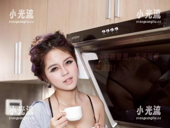 YouWu尤物馆 - 孟狐狸FoxYini在教室里，高清写真，画面像开了挂般精致！