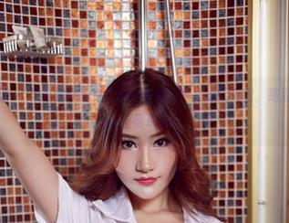 YouWu尤物馆 - 不走寻常路的艾小青丝袜写真，更新来啦，跑题了？没关系，反正很享受！