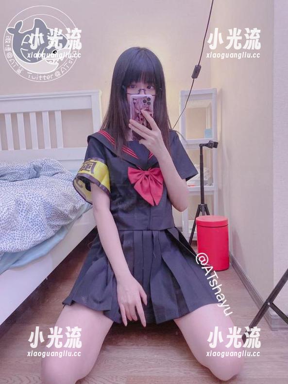 at鲨鱼 难以抗拒的蓝色上衣,at鲨鱼的图片合集让人想多看几眼
