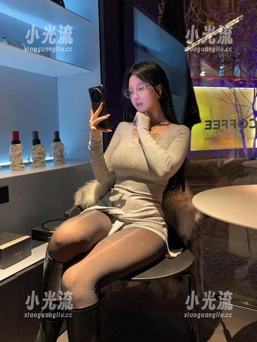 卡通百科老王 微密圈 - 卡通百科老王和他的圣诞兔子,能不能把我的节日Wi-Fi质量也提高?