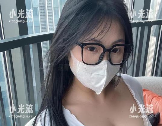 微密圈 - 黑色丝丝系列，可爱的肉巴的姐妹花资源，像是刚下过雨的花儿