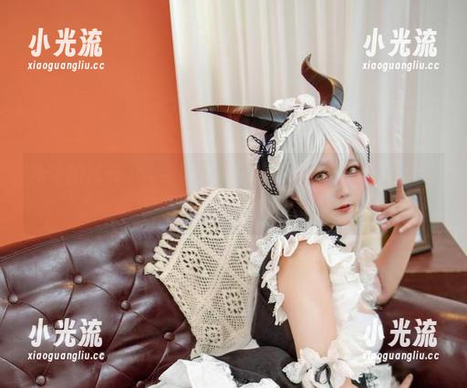 咔喵 咔喵的秘书cos合集,真想知道如何在随手一拍中被赋予“职场电波”!