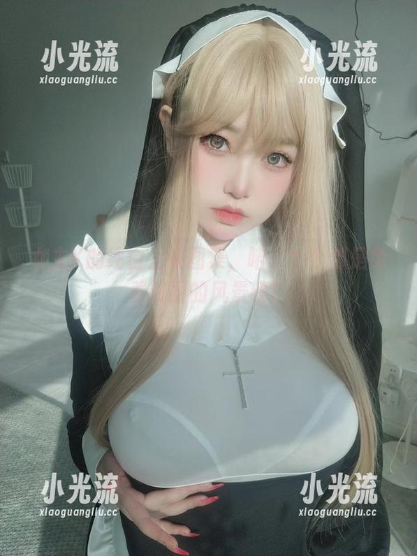 女主K的纯白上衣图集,喏,个个都是免费靓丽的风景线!