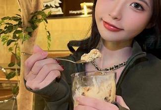 微密圈 - 妮是老虎的校服写真，高颜值高清，简直让人目不转睛。