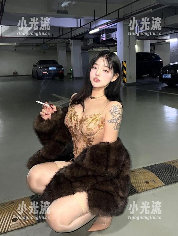 小u优优子 微密圈 - 小u优优子新套图更新,妹妹又在线发甜!