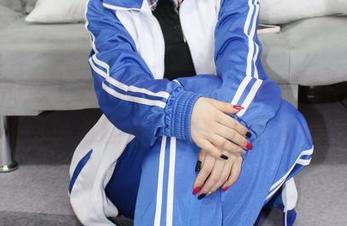 小众视觉 - 婷婷的牛仔裤：图集更新中，腰带到底能不能拉紧…你说呢？
