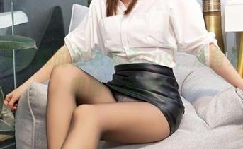 小女巫露娜的黑色流苏cos，准备好让人眼前一亮没！