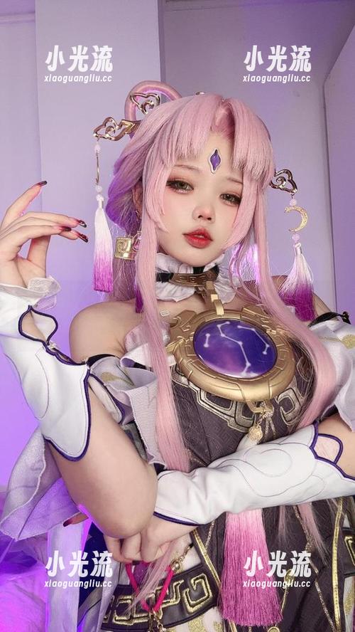 小瑶幺幺的蓝色温泉秘境，分享美好时光，随便瞅一眼都想多待会儿。