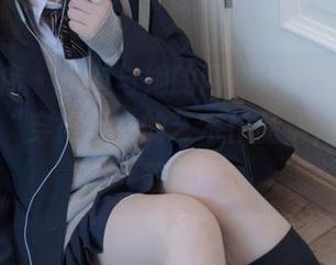 少女秩序 - 小鱼与她的网袜：把“看得见”变成“穿得上”的艺术作品集，速来下载！
