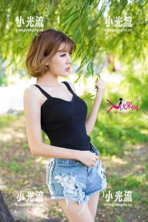 尤果网 - 这世上有两种美,乔依琳的美脚趴是其中一种。免费图集请速来!