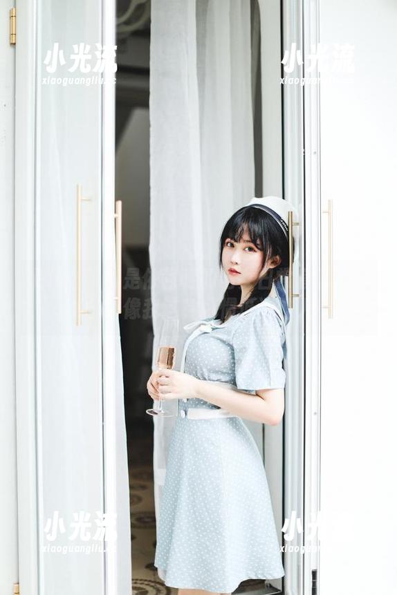 说什么呢？是依酱呀的宅女日常套图又上涨啦，像我这种习惯低调的人…