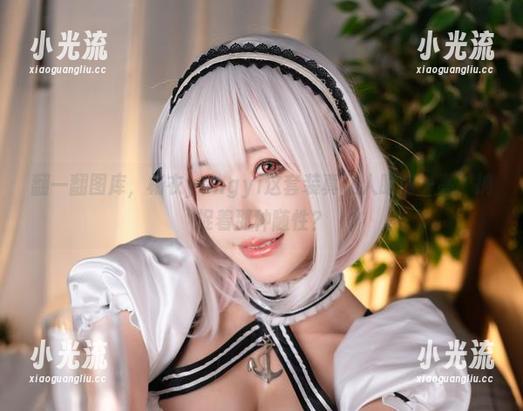 杨衣yangyi 翻一翻图库,杨衣yangyi这套装真让人眼前一亮,捕捉着那种随性?