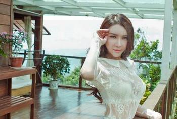 果团网 - 忘了背景，专注福利——何梦兮Stacy的温柔条件反射让我嘴角上扬！直接看原图！