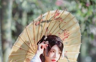 太想跳进桜桃喵的泳池写真里了，分享的同时脑海里却一直在闪现泡泡