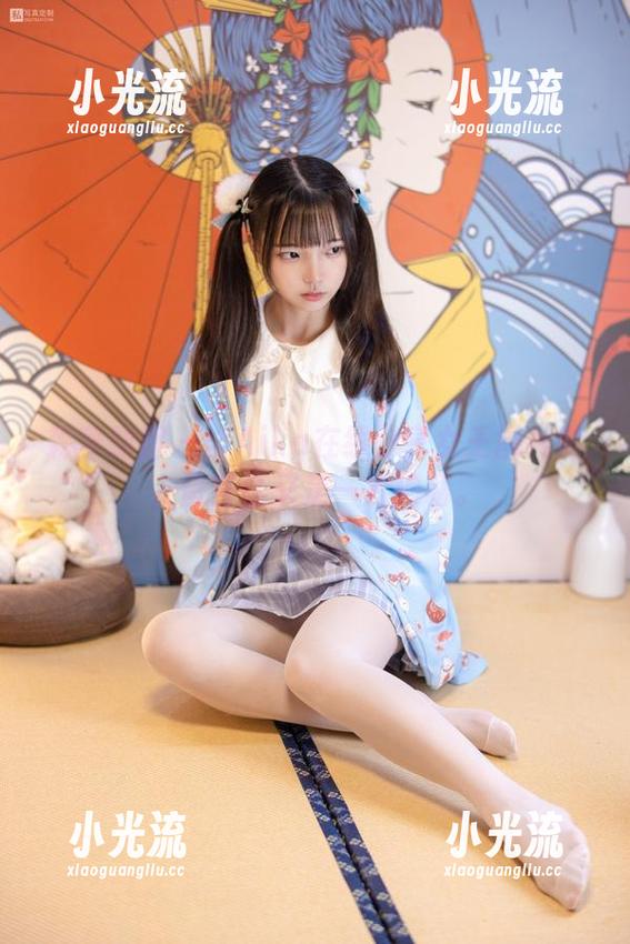 森萝财团-Aika 森萝财团 - 当Aika在线分享女王图片时,留言区又是一片狼藉。