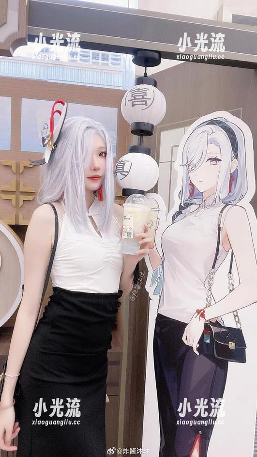 炸酱沐沐 炸酱沐沐的制服写真:这是我最热爱的‘防走神’!