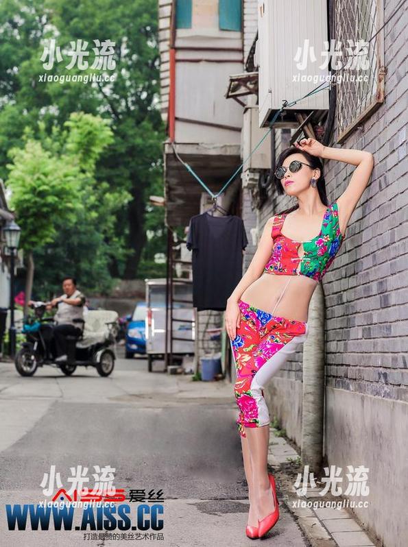 爱丝 - 教室里的许愿池：索菲的写真作品，大胆许个愿吧！