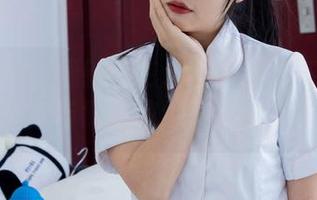 物恋传媒 - 最新图包：看！纱纱在黑色的光影中与时间缠绵，太炫了吧？