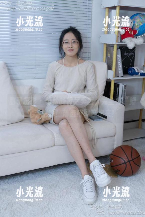 甜予摄影-松松 甜予摄影 - 松松的裸足美图,完全在“脚”下生辉!精选好图等你来!