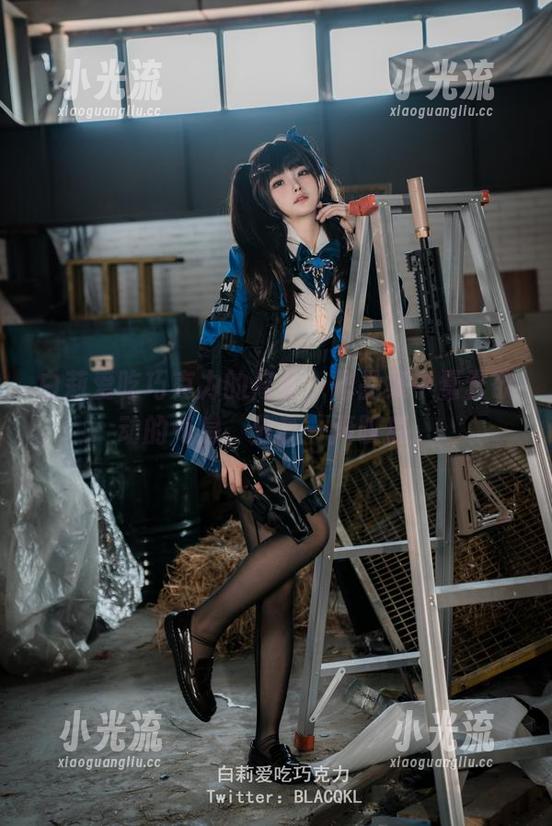 白莉爱吃巧克力 白莉爱吃巧克力的修女,作品集中蠢蠢欲动的气息,分享一声叹息。