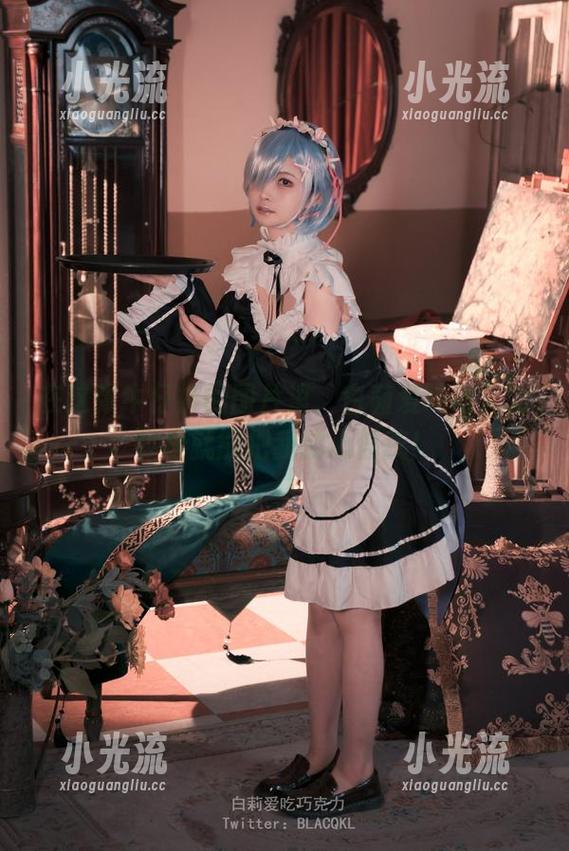 白莉爱吃巧克力 在这张牛仔裤的图片里,白莉爱吃巧克力轻松就能把我的心俘获!