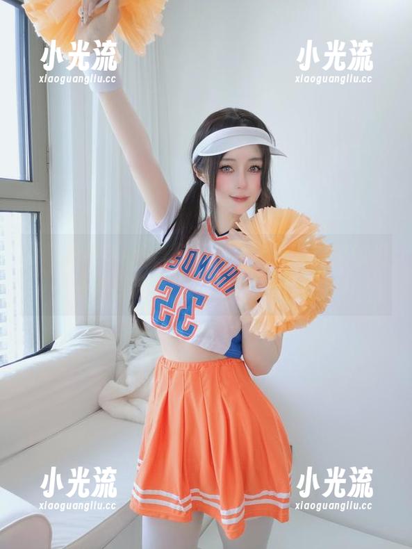 白银81 跟着白银81的泳装写真集,看看她如何把泳池变成了T台,分享技巧中!