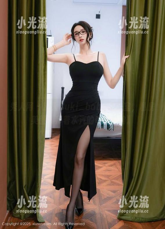 秀人网-Suki_baby 秀人网 - 深入Suki_baby的浴室,私房美图膜拜着水汽的奇妙交响。