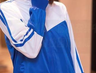 秀人网 - 制服写真集：俞漫在其中，仿佛再难抵挡的校园青春期