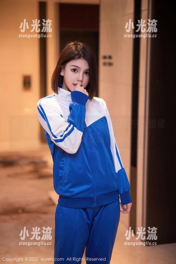 秀人网-俞漫 秀人网 - 制服写真集:俞漫在其中,仿佛再难抵挡的校园青春期
