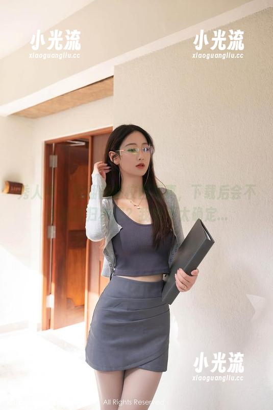 秀人网 - 唐翩翩的校园写真，下载后会不会想回归校园？我也不太确定…