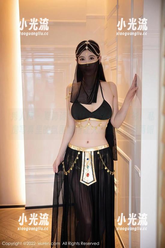 秀人网-夏诗诗Sally 秀人网 - 夏诗诗Sally和那件白衬衫,私房写真里的氛围好得让人想偷偷再看两眼